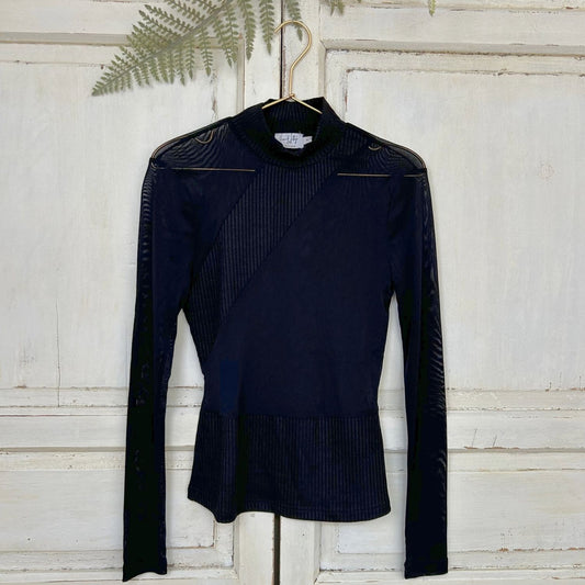 Top, Maat M