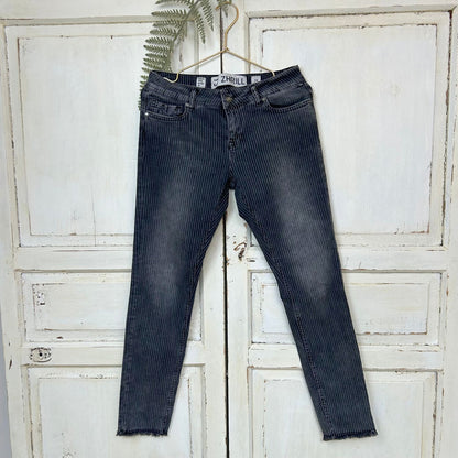 Jeans, Maat 28